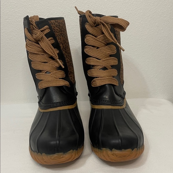 Lands End Leopard Print Lace-Up Lined Duck Boots Size 9 EUC - Picture 2 of 9